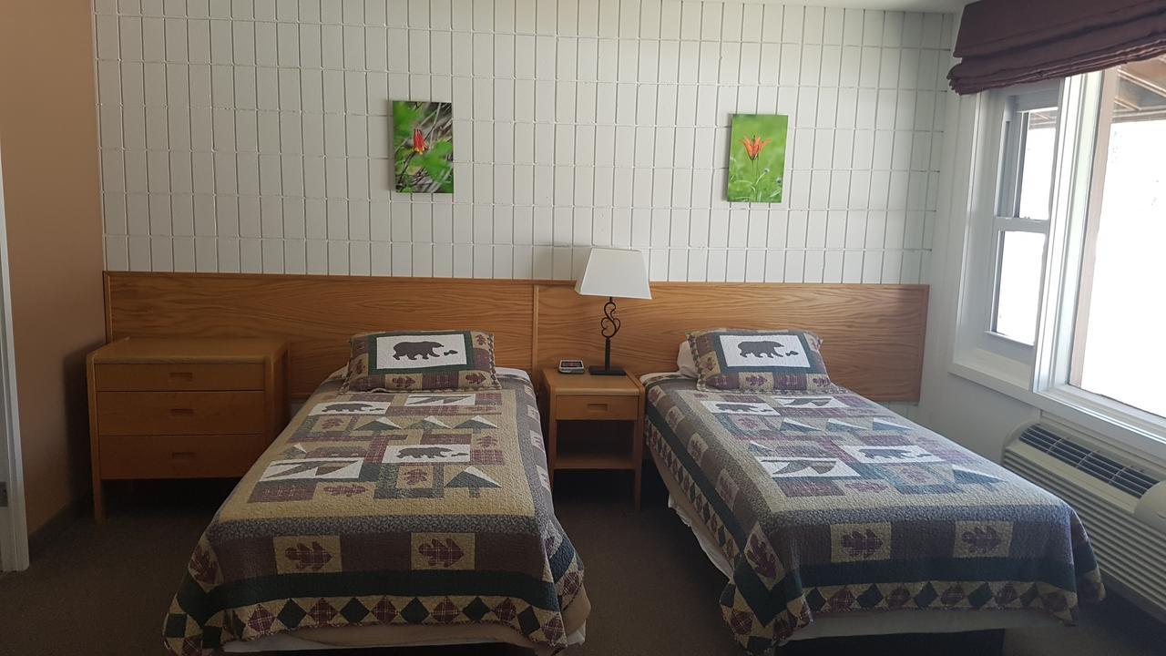 Pinawa Motel Dış mekan fotoğraf