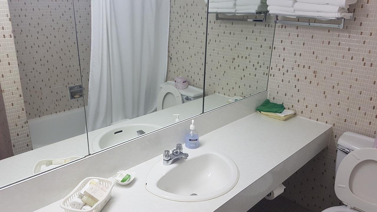 Pinawa Motel Dış mekan fotoğraf